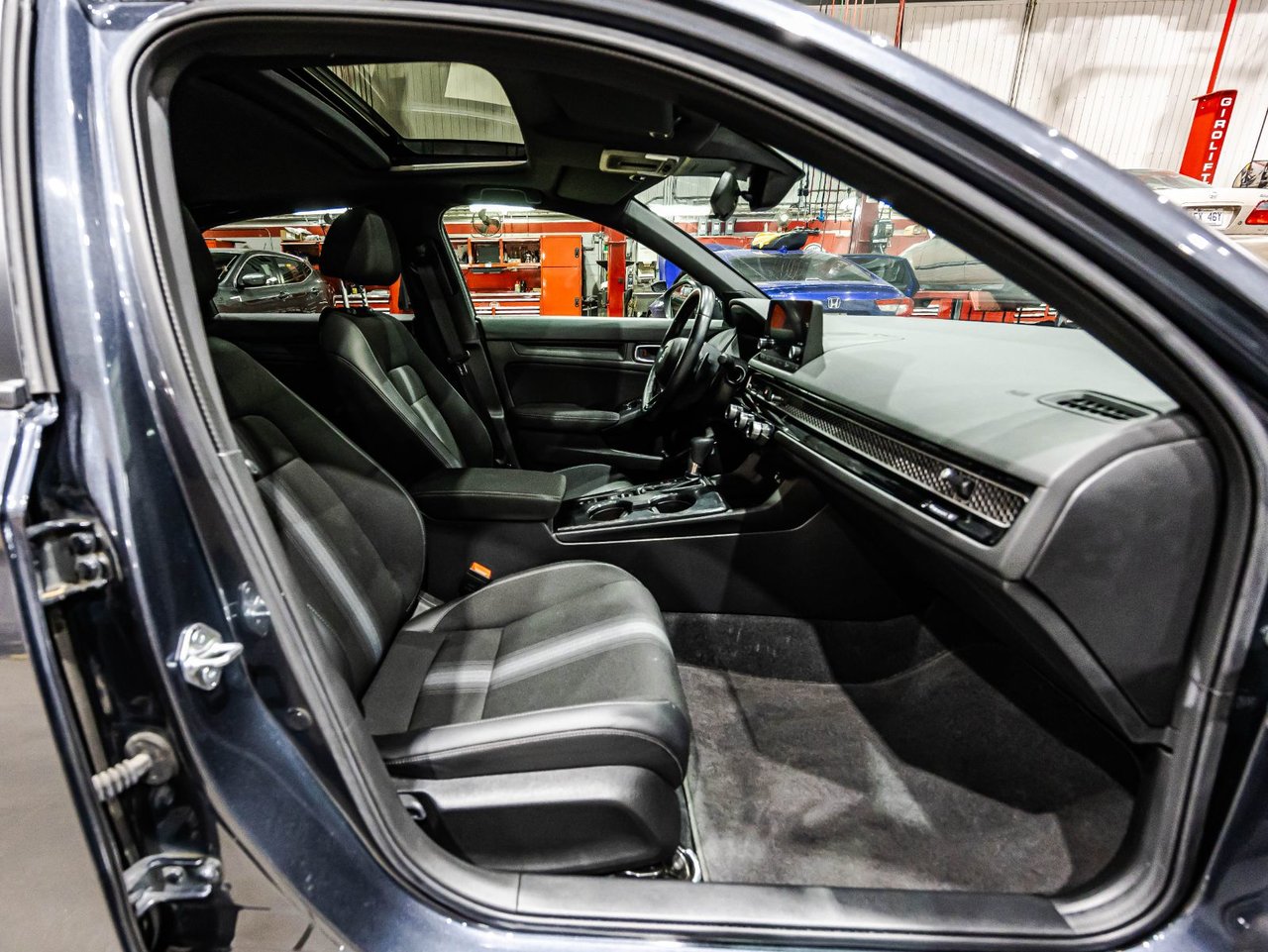 2023 Honda Civic Sedan - Image 17