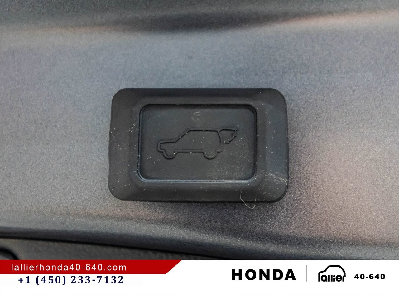2025 Toyota RAV4 - Image 15