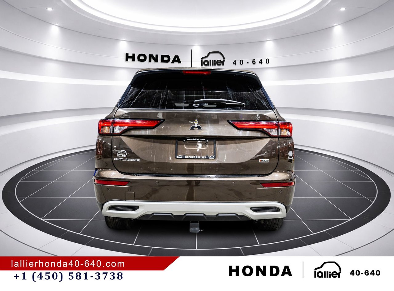 2023 Mitsubishi Outlander - Image 6