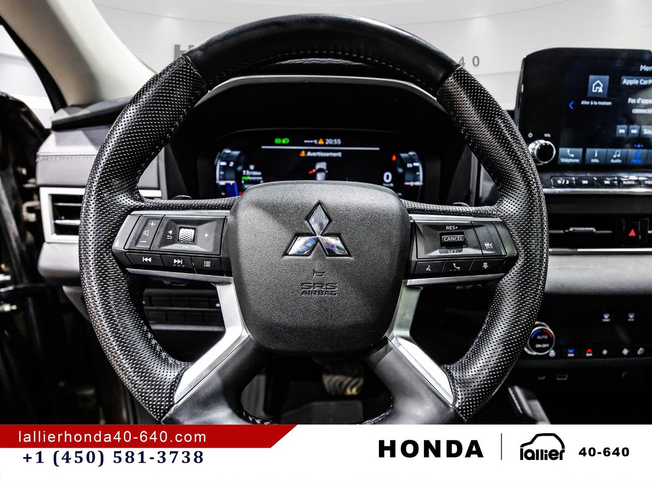 2023 Mitsubishi Outlander - Image 24
