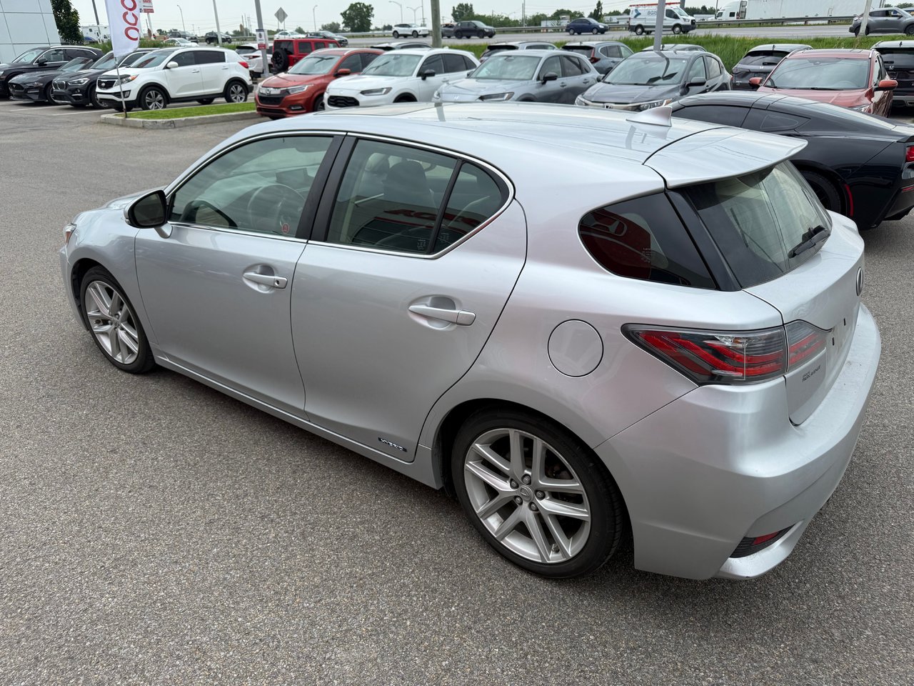 2014 Lexus CT 200h - Image 3