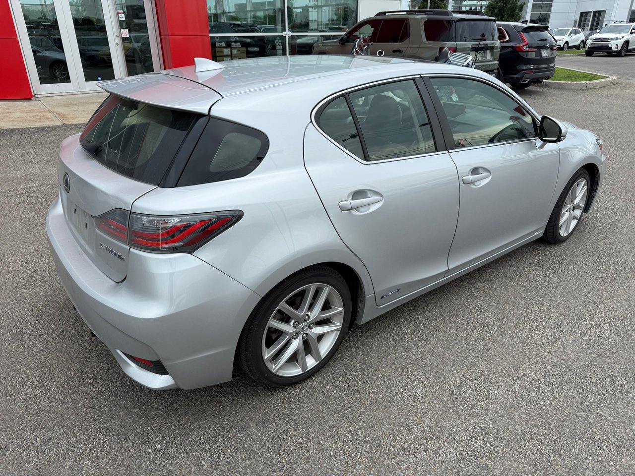 2014 Lexus CT 200h - Image 6