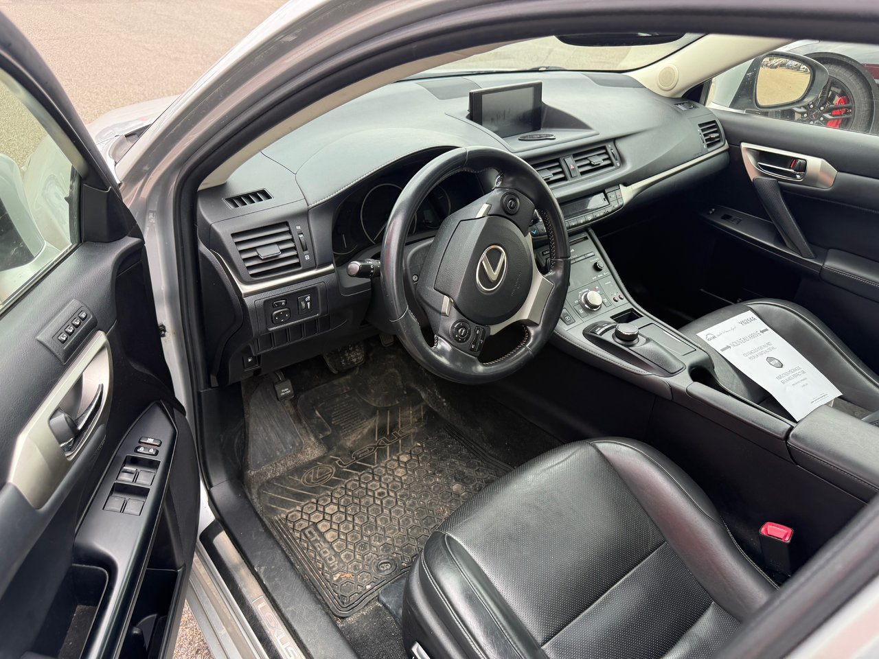 2014 Lexus CT 200h - Image 10