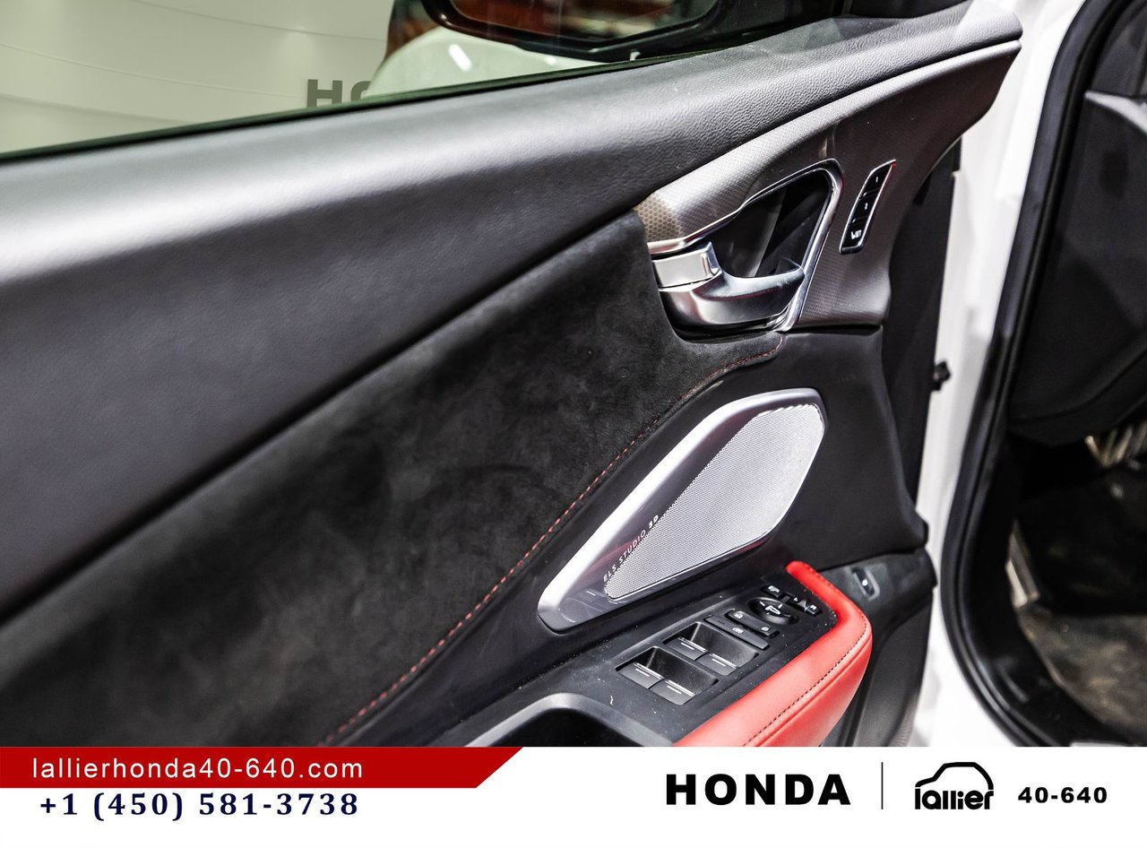 2024 Acura RDX - Image 12