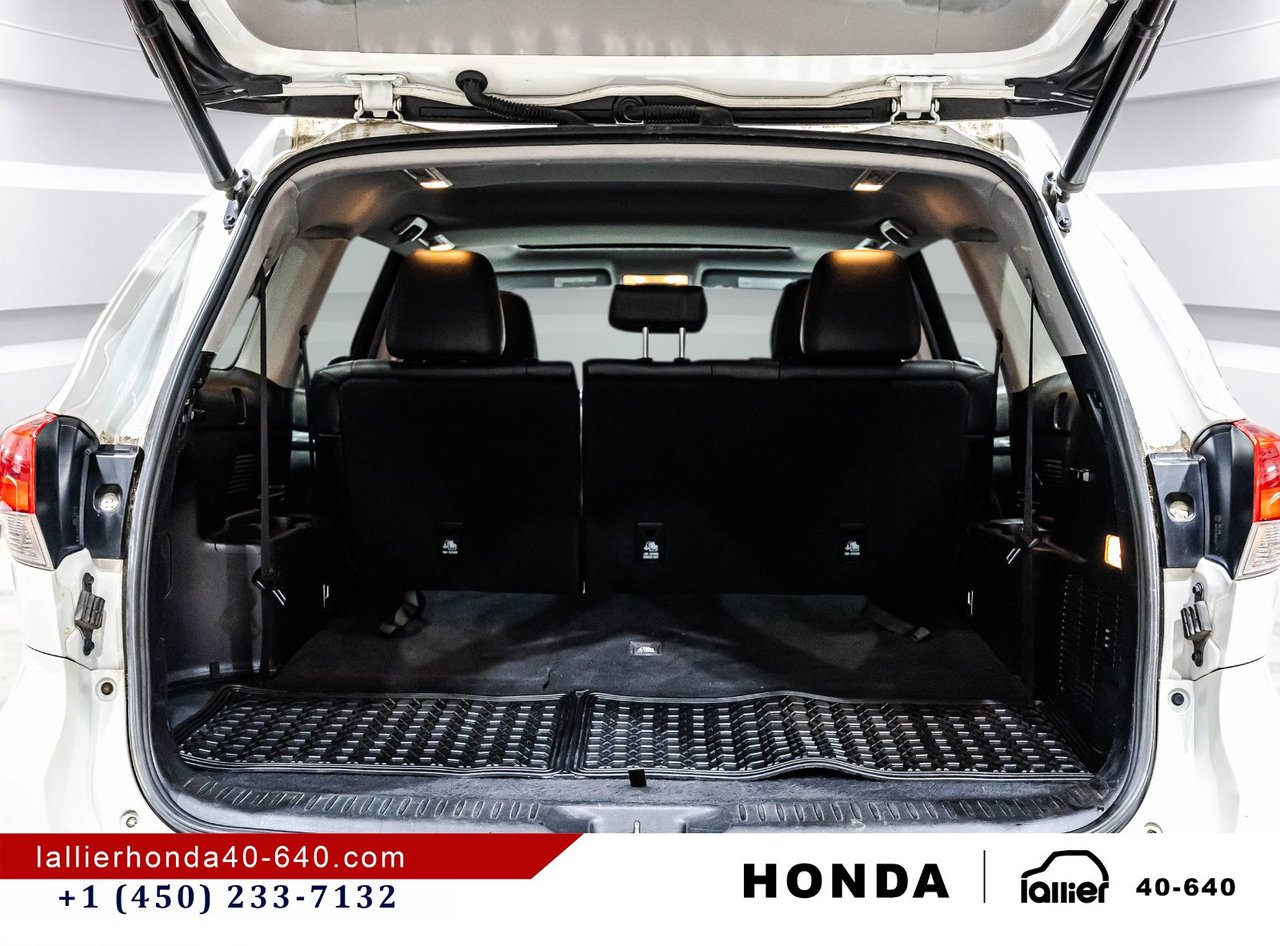 2019 Toyota Highlander - Image 16