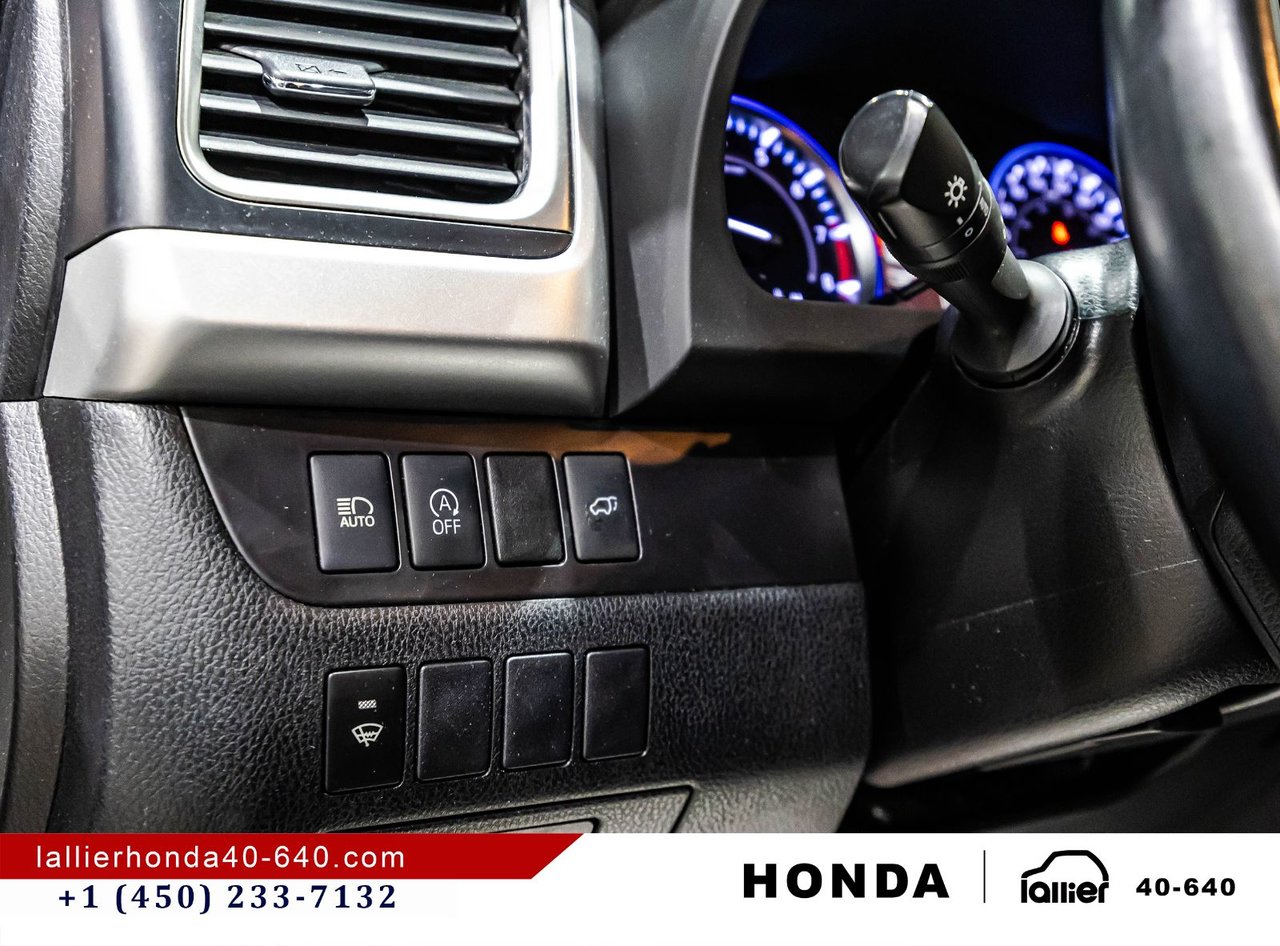 2019 Toyota Highlander - Image 22