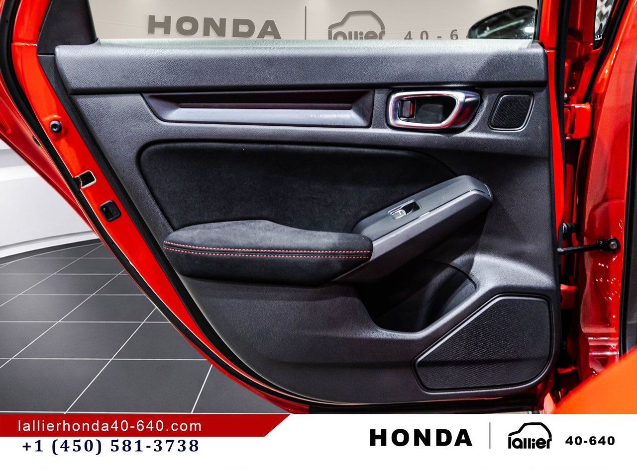 2023 Honda Civic Type R - Image 12