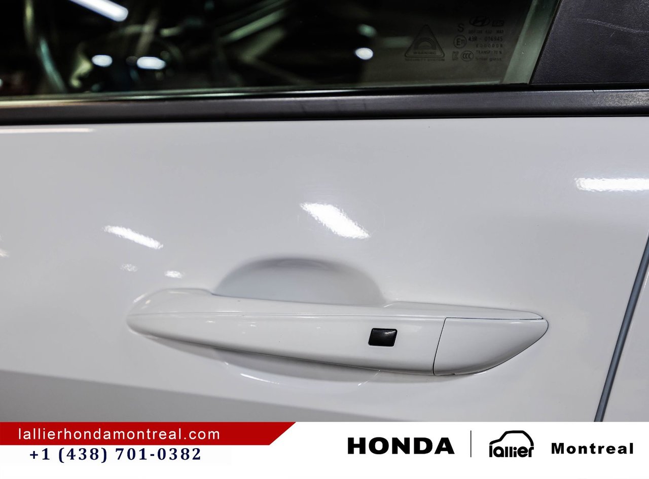 2023 Hyundai Elantra - Image 11