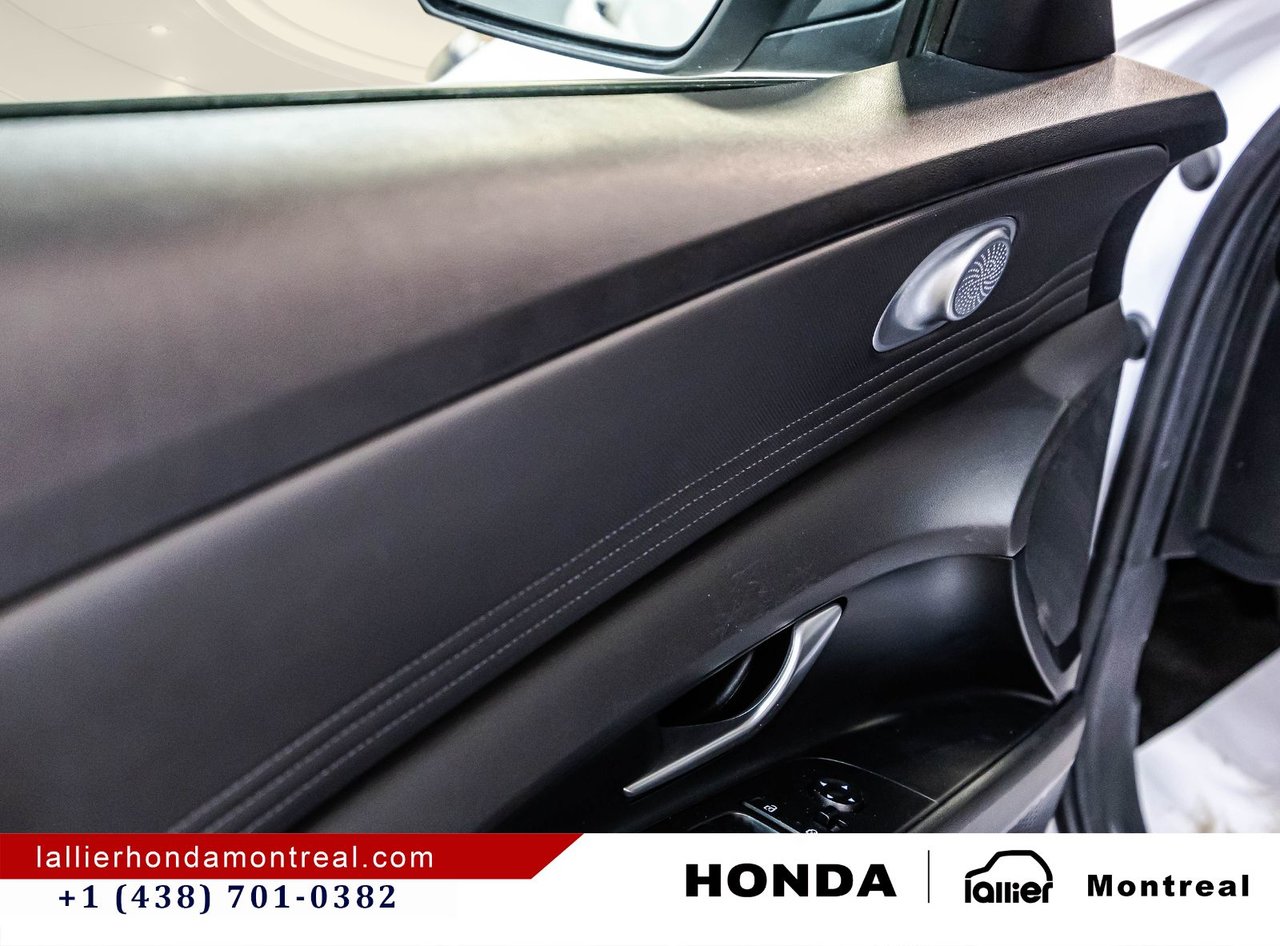 2023 Hyundai Elantra - Image 12