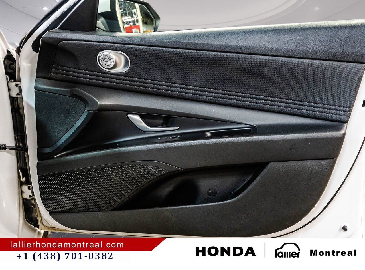 2023 Hyundai Elantra - Image 17