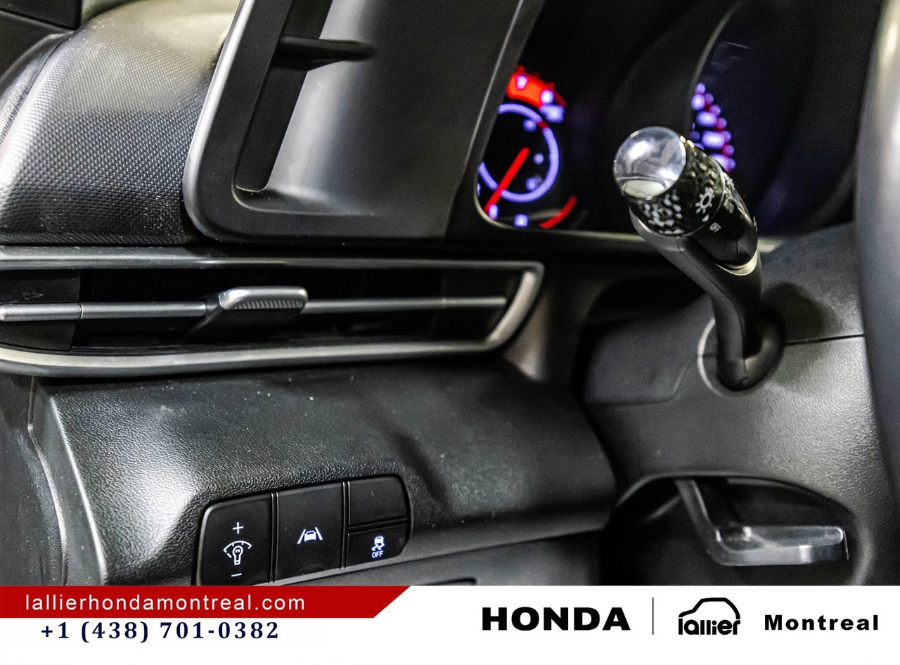 2023 Hyundai Elantra - Image 21