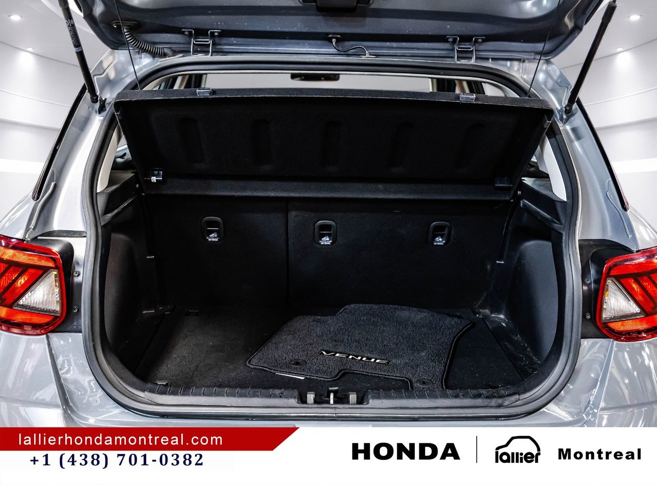 2022 Hyundai Venue - Image 16