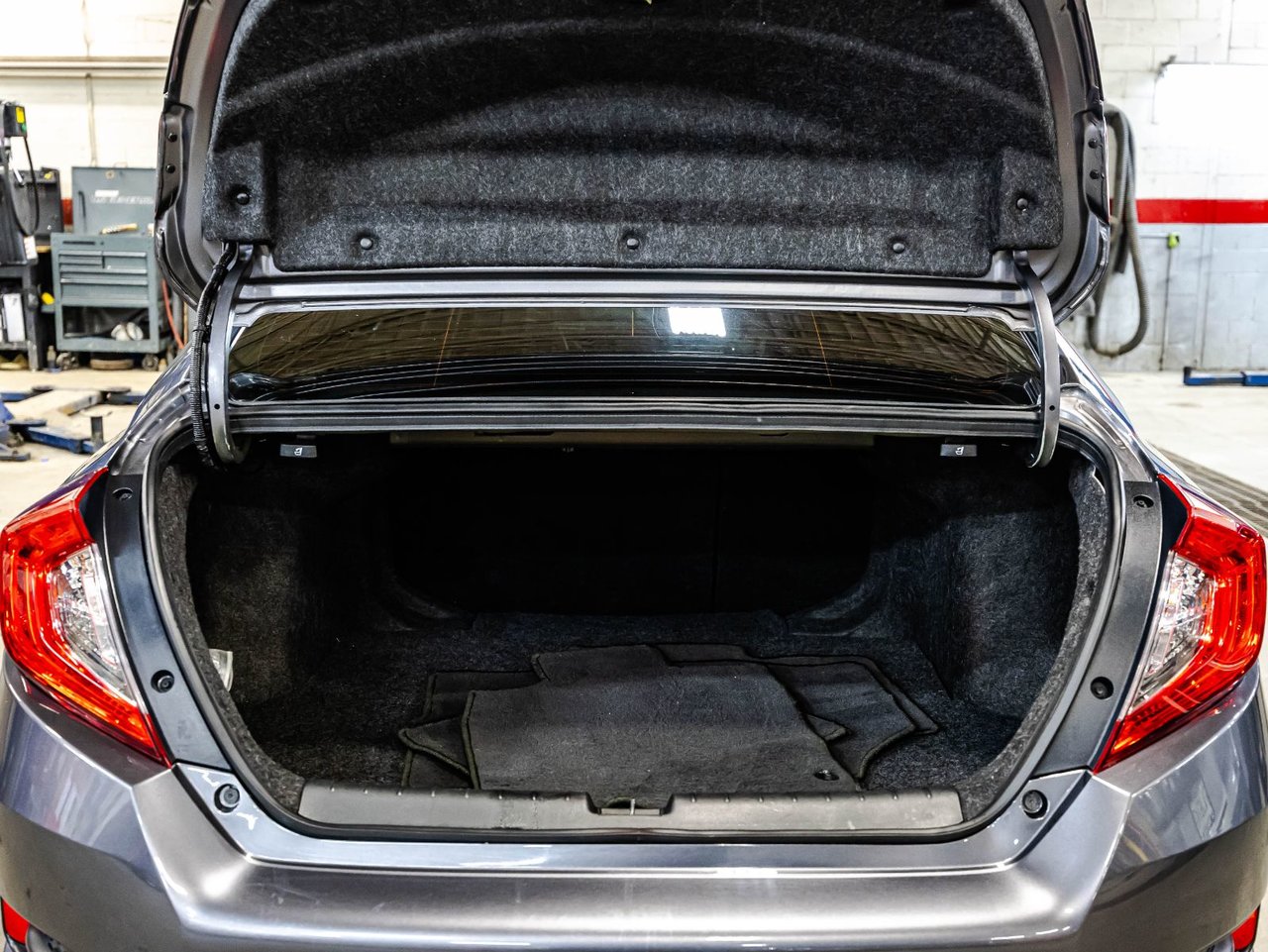 2021 Honda Civic Sedan - Image 16