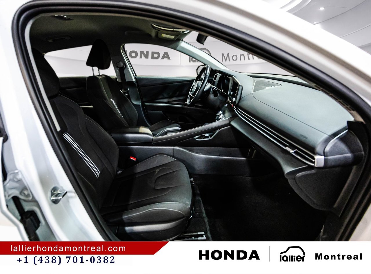 2023 Hyundai Elantra - Image 18