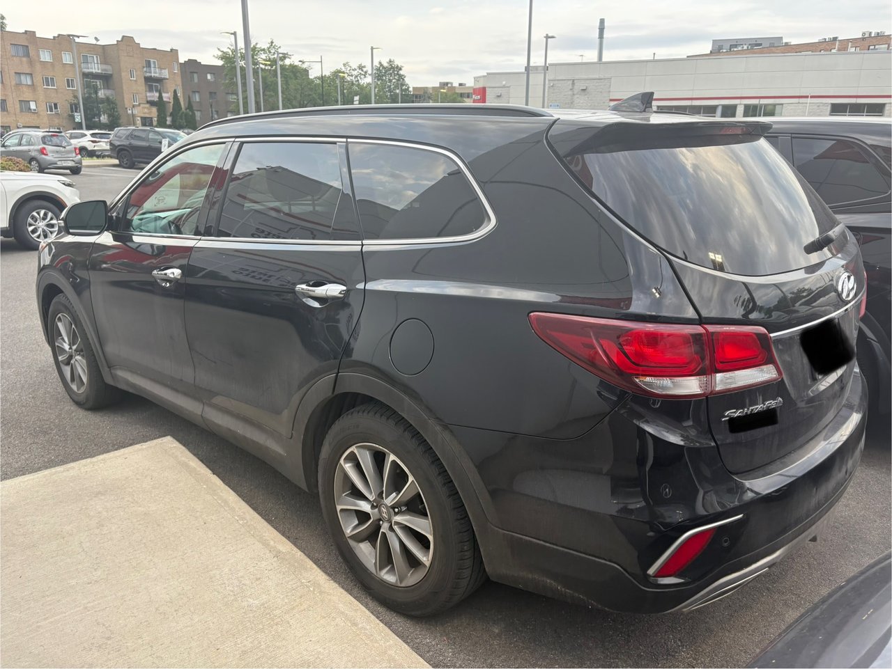 2018 Hyundai Santa Fe XL - Image 4