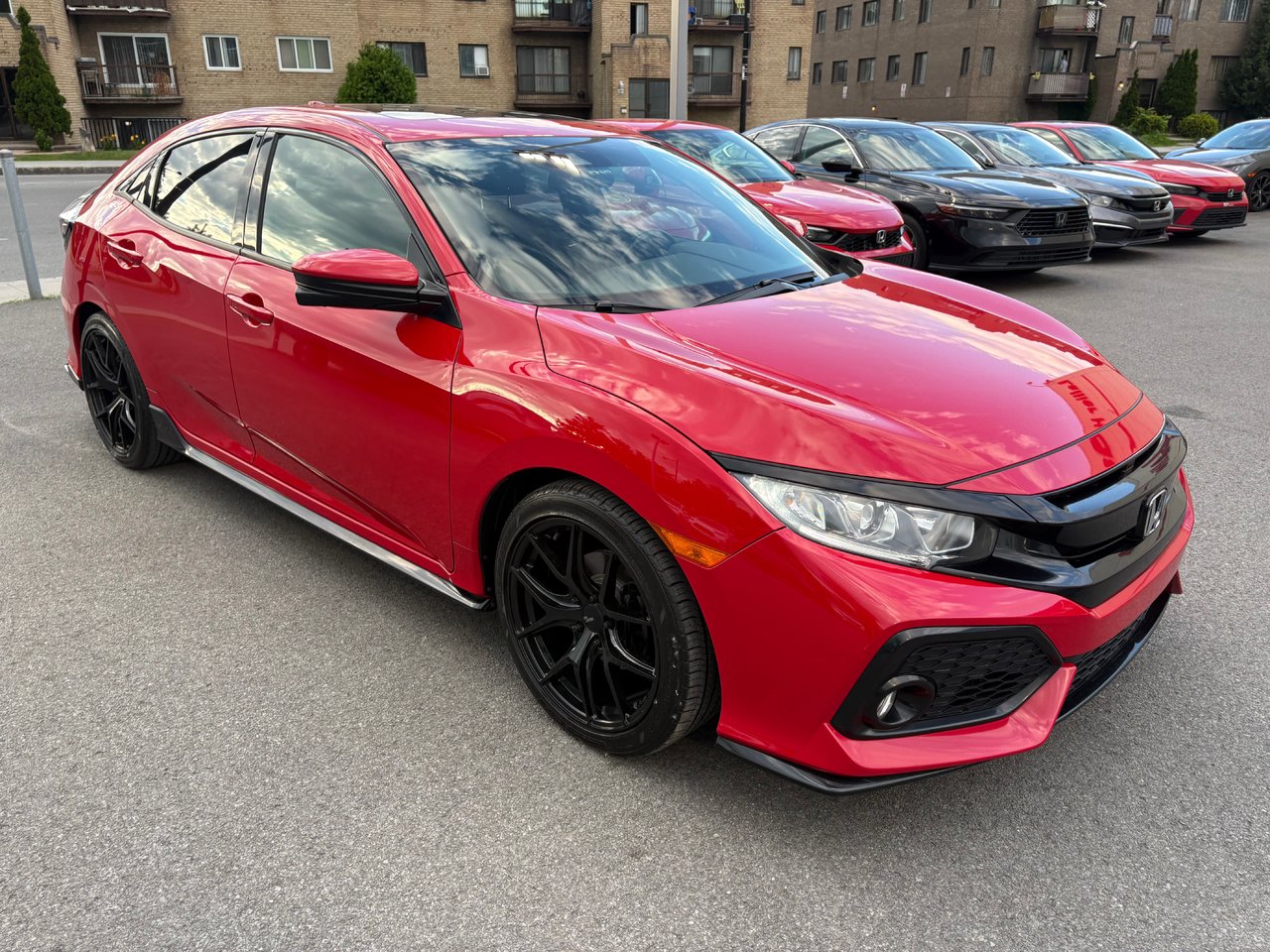 2019 Honda Civic Hatchback - Image 2