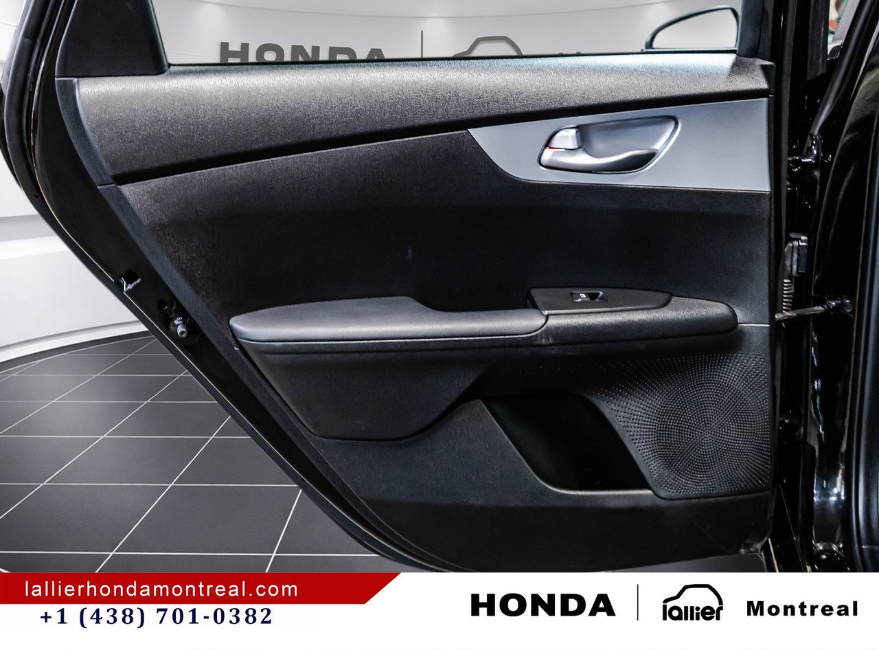 2023 Kia Forte - Image 12