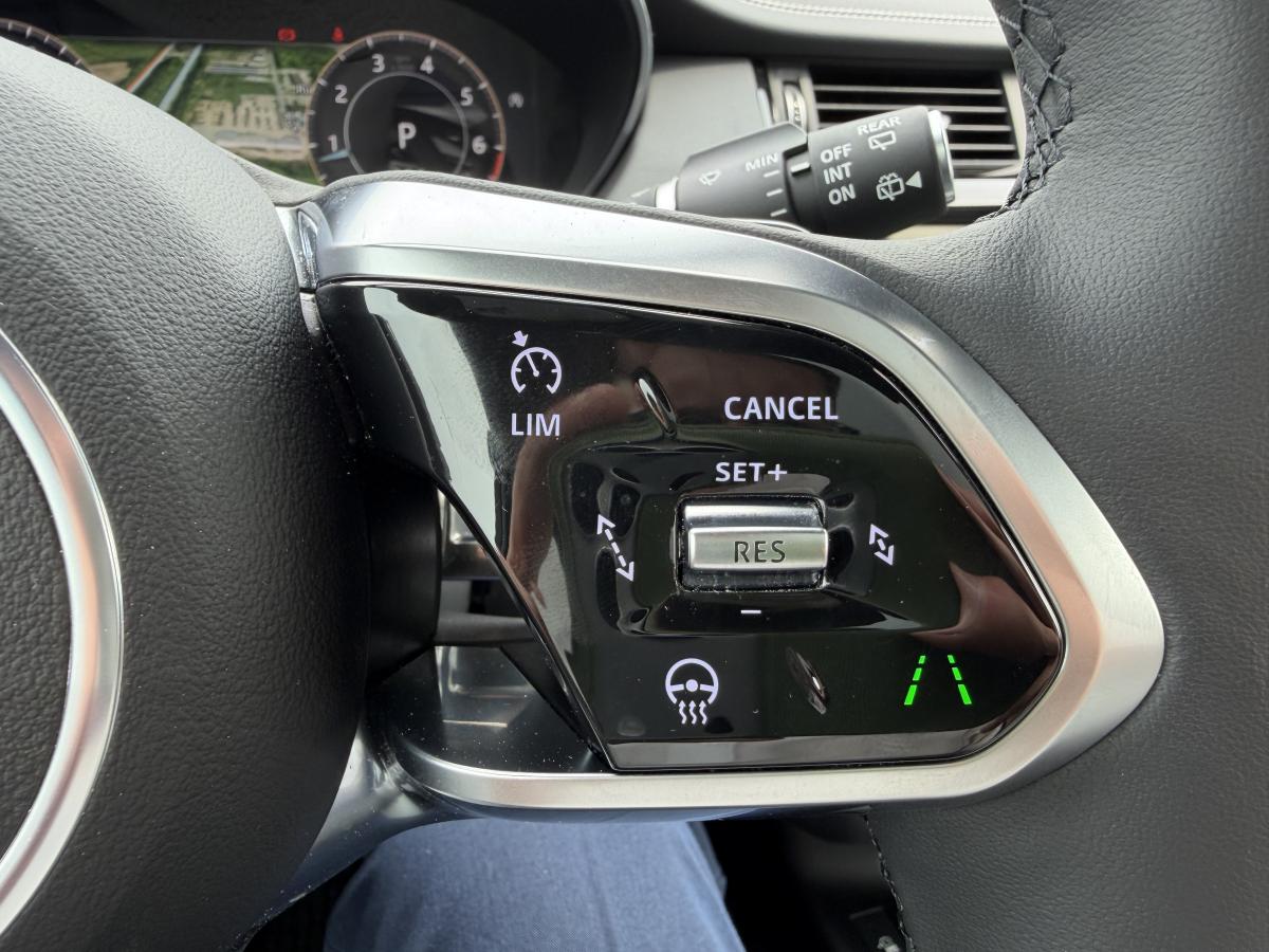 2024 Jaguar E-PACE - Image 15