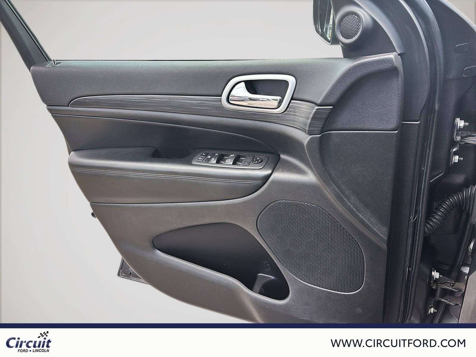 2021 Jeep Grand Cherokee - Image 12