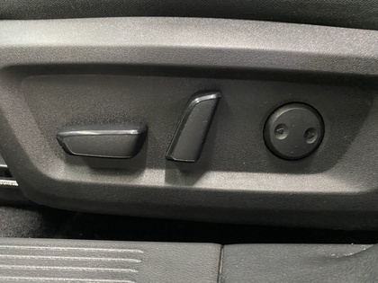 2023 Nissan Rogue - Image 16