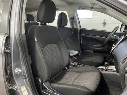 2024 Mitsubishi RVR - Image 16