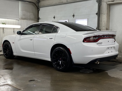2020 Dodge Charger - Image 5