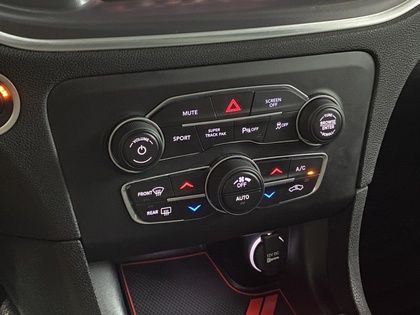 2020 Dodge Charger - Image 25