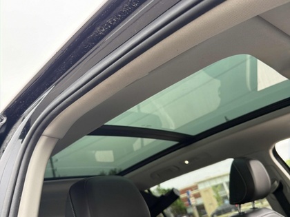 2021 Volkswagen Tiguan - Image 9