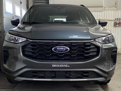 2023 Ford Escape - Image 3