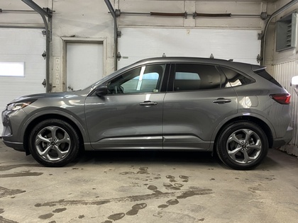 2023 Ford Escape - Image 4