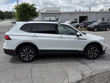 2022 Volkswagen Tiguan - Image 6