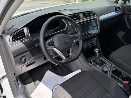 2022 Volkswagen Tiguan - Image 7