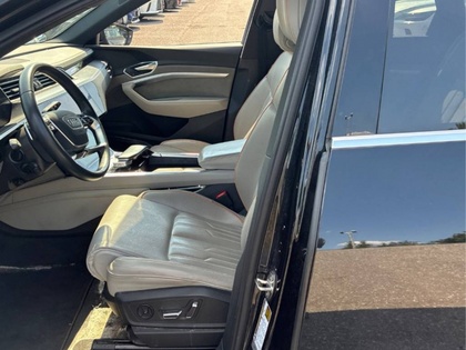 2021 Audi e-tron - Image 7