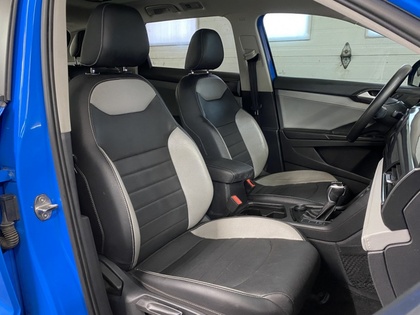 2022 Volkswagen Taos - Image 18
