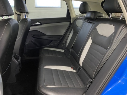 2022 Volkswagen Taos - Image 19