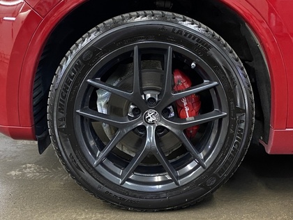 2020 Alfa Romeo Stelvio - Image 11