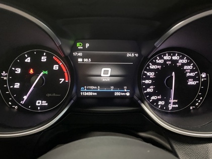 2020 Alfa Romeo Stelvio - Image 24