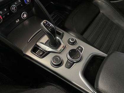 2020 Alfa Romeo Stelvio - Image 29