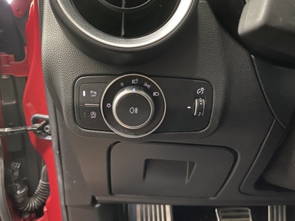 2020 Alfa Romeo Stelvio - Image 30