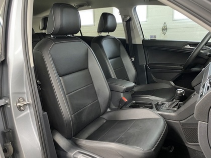 2021 Volkswagen Tiguan - Image 16