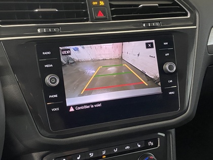 2021 Volkswagen Tiguan - Image 24