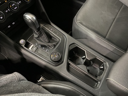 2021 Volkswagen Tiguan - Image 27