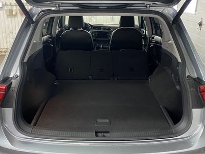 2021 Volkswagen Tiguan - Image 31