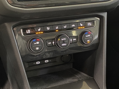 2021 Volkswagen Tiguan - Image 27