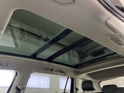 2021 Volkswagen Tiguan - Image 29