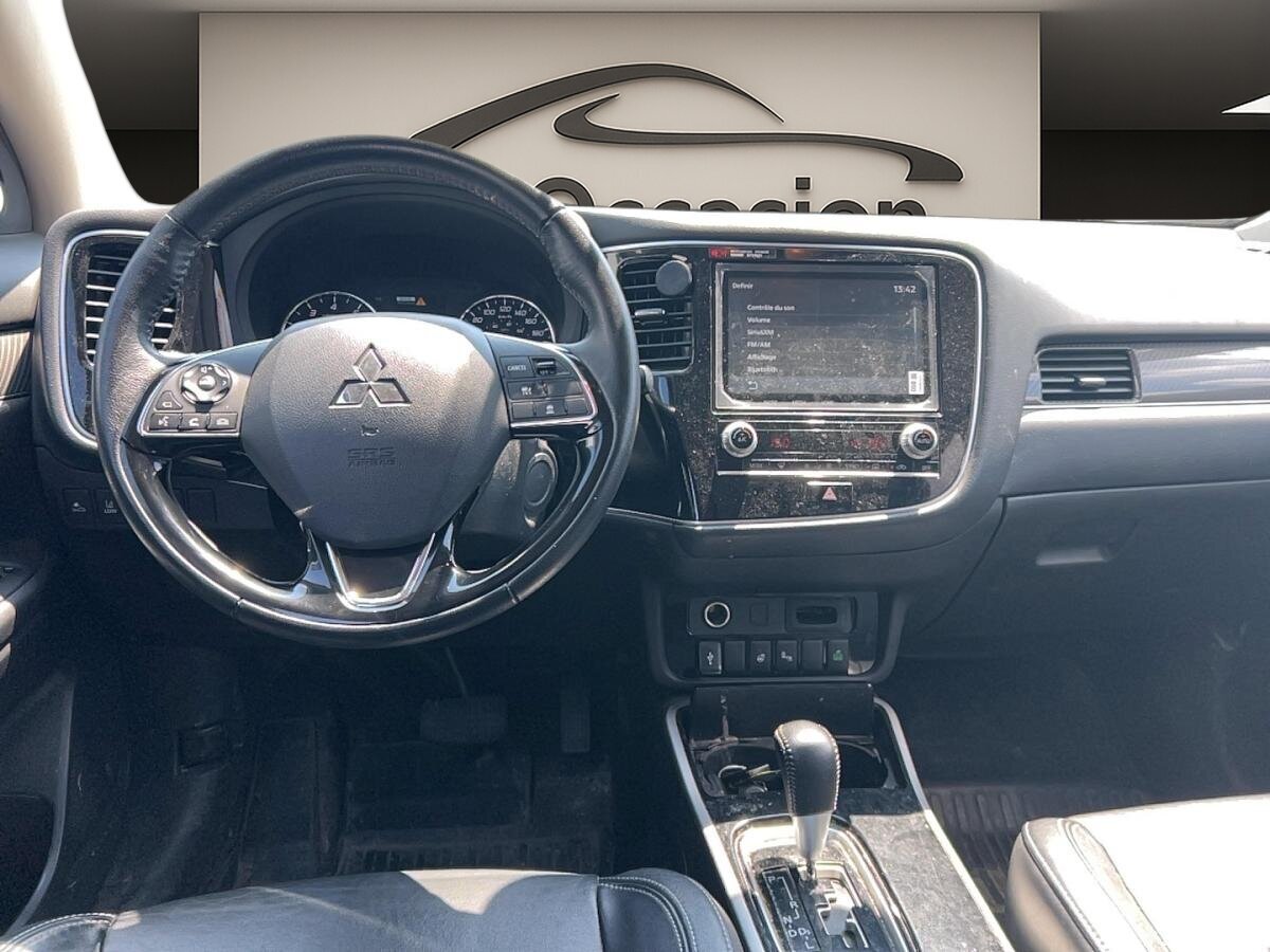 2020 Mitsubishi Outlander - Image 4
