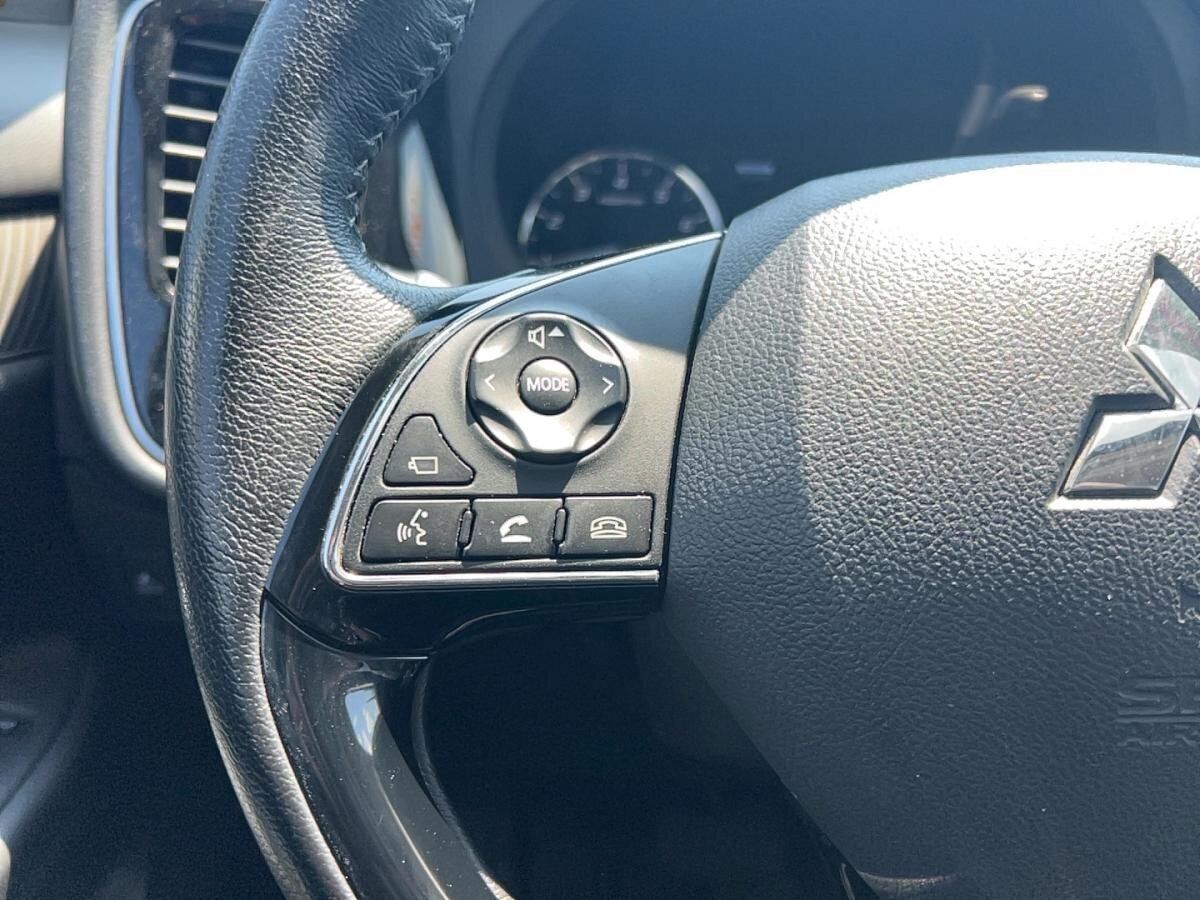 2020 Mitsubishi Outlander - Image 9