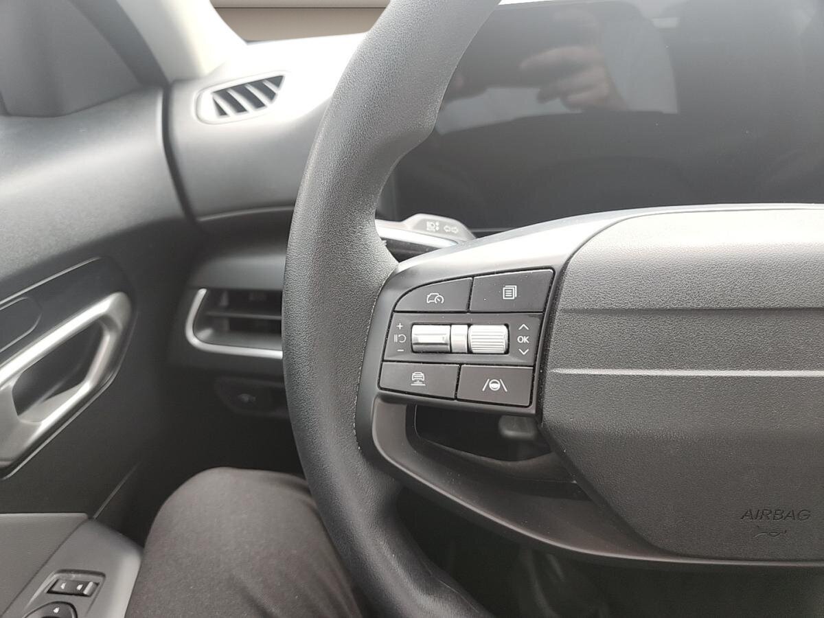 2025 Kia K4 - Image 10