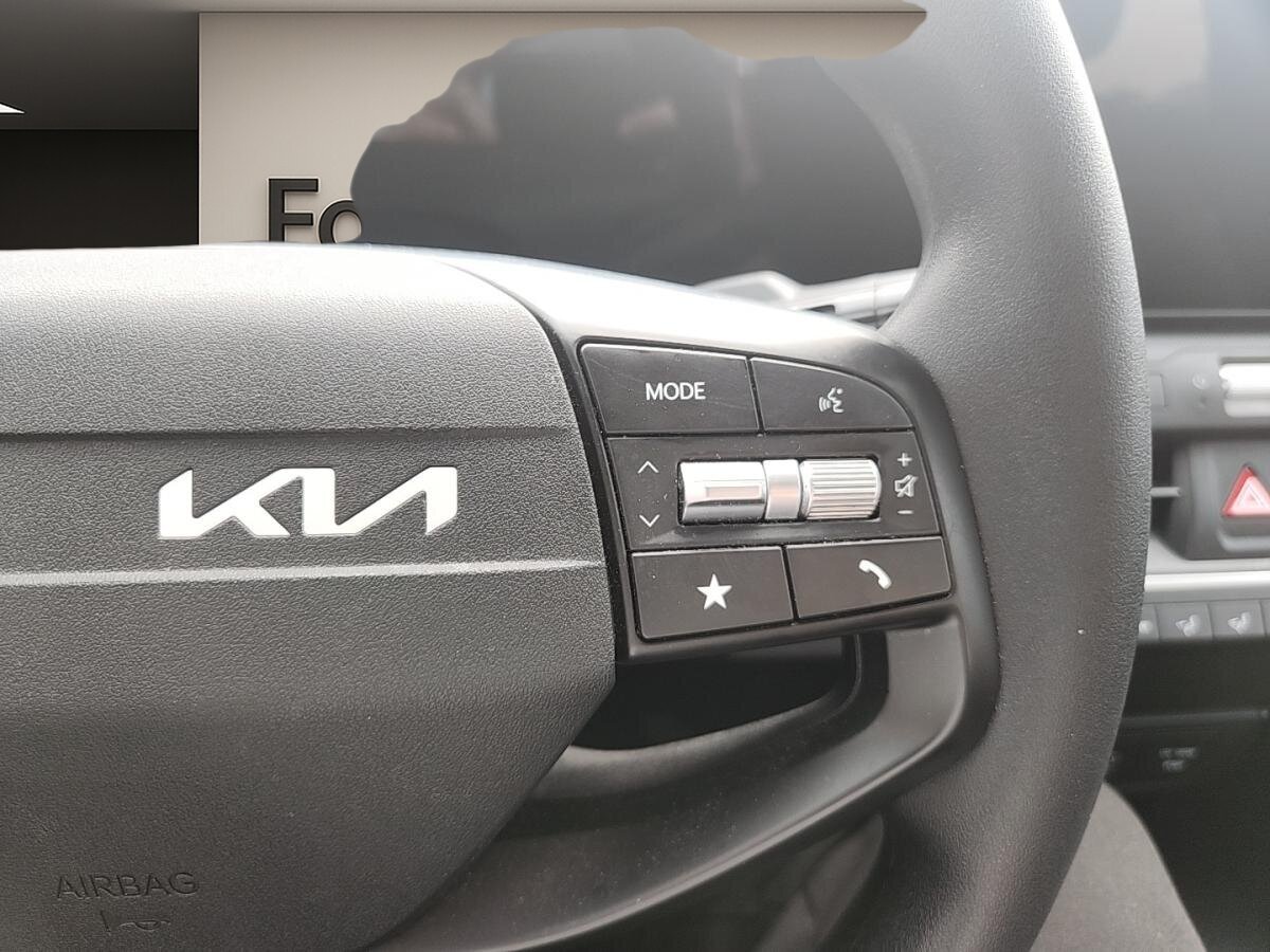 2025 Kia K4 - Image 11