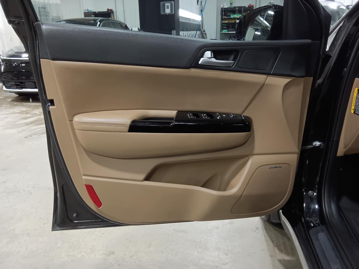 2017 Kia Sportage - Image 18